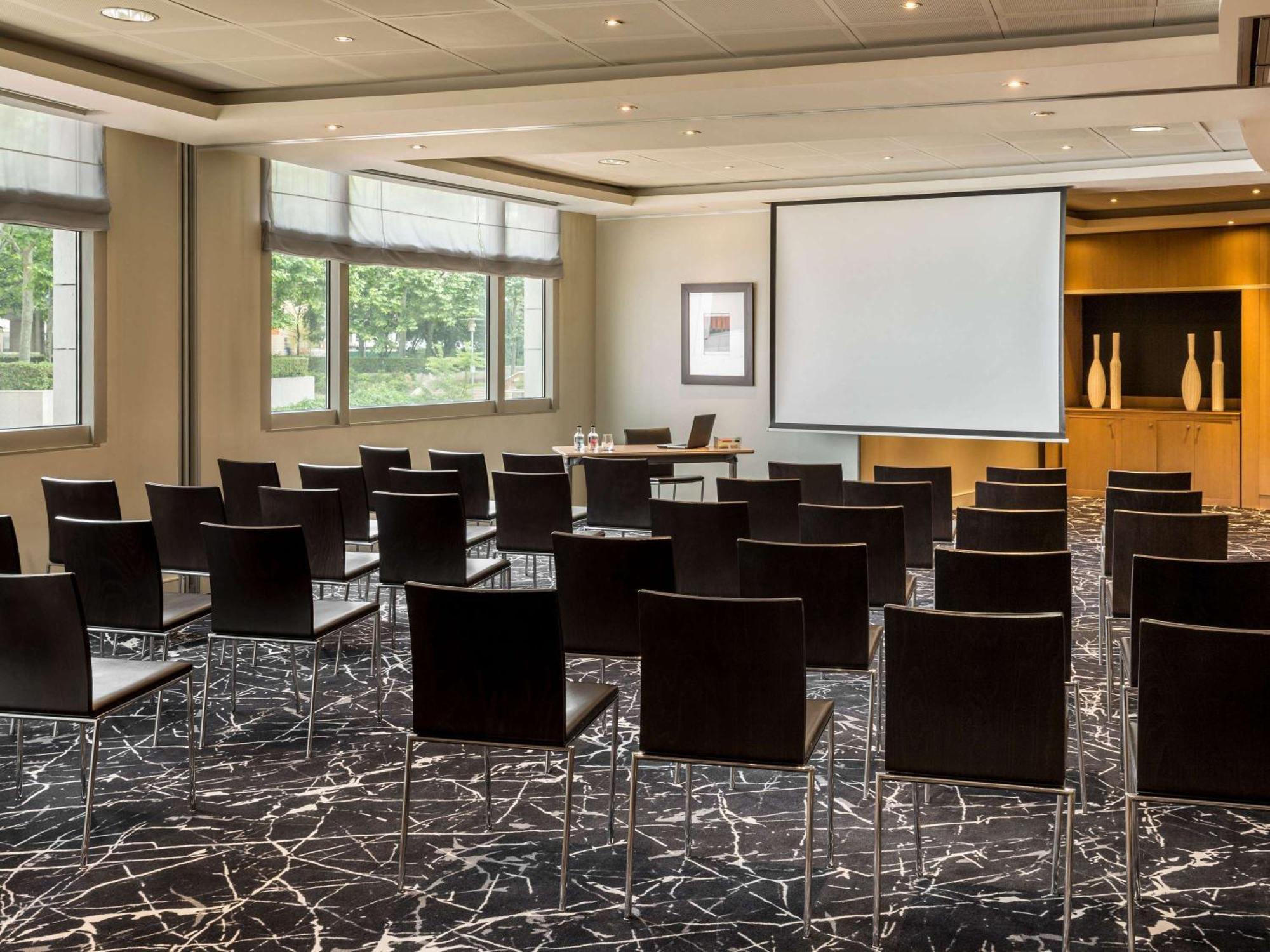 Nest Hotel Paris La Defense - Mgallery Collection Puteaux Exteriér fotografie Meeting room